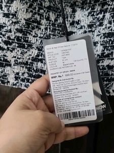 Chic Black &amp; White Crop Top