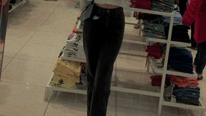 Regular Straight Jeans For Women 👖