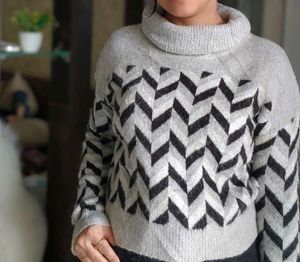 Stylish Geometric Knit Sweater