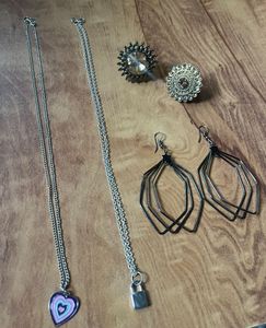 Mixed Jewelry Lot: Necklaces, Rings & Earrings