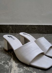 Trending White Heels🤍