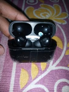 Apple Airpod 2 First Copy:- Black Colour.