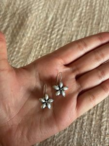 Silver Flower Earrings (925)