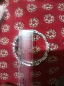 Bangles/bracelet