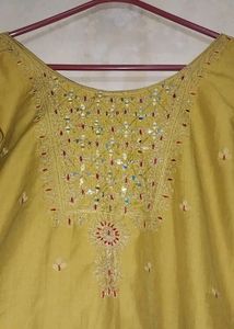 Good Quality Beautiful Kurti And Pant