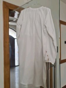 Elegant White Embroidered Kurta Shalwar