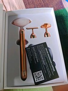 AGARO Face Roller with Gua Sha