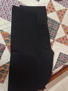 black Stretchable Leggings Urbanic