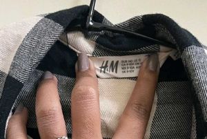 H&amp;M Mickey Mouse Plaid Shirt 🎱✨