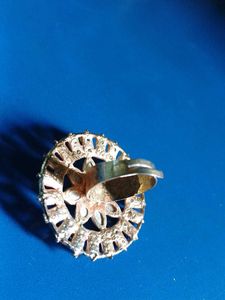 Elegant Floral Design Ring