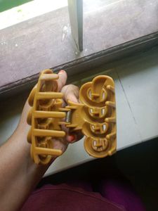 Retro O-Ring Mustard Hair Claw Clip