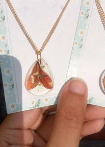Handmade Resin Flower Necklaces