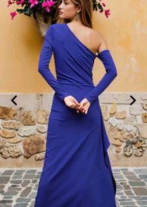 Elegant Blue One-Shoulder Maxi Dress