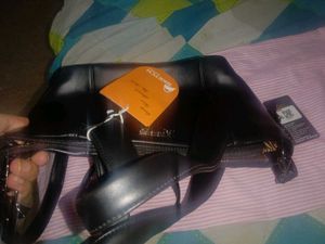 New Sketch Black Shoulder Bag