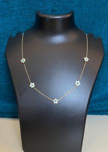 🧿BLUE FLORAL NECK PIECE🧿
