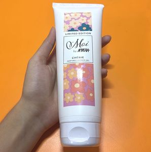 Sealed Nykaa Cherie Shower Gel