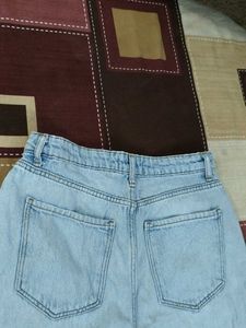 Wide Leg Light Wash Jeans