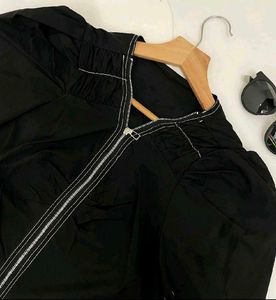 Chic Black Puff Sleeve Top