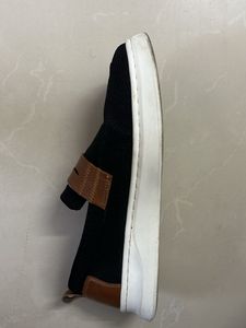 Neeman’s Unisex Black Slip Ons