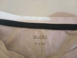 Pretty Vibes White Graphic Tee