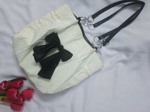 Savana White Bow Bag