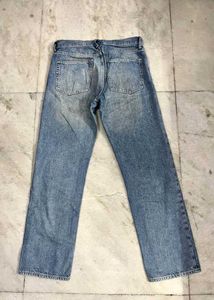 H&amp;M STRAIGHT FIT BLUE JEANS SIZE 32