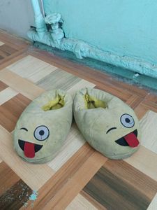 Slippers for kids to wear in winter