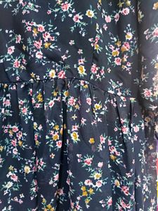 Floral Print Midi Dress 42 and 44 wear it.