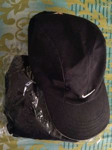 Men&#39;s Black Athletic T-Shirt &amp; Nike Cap