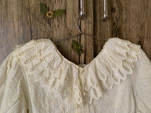 Vintage-Inspired Lace Crop Top