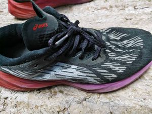 PriceDrop🚨Asics Running Shoe- Like New 8.5 number