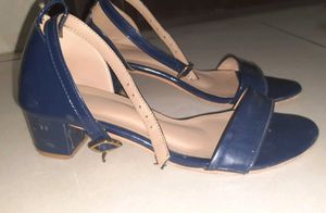 😍Navy Blue Heels 👠 💙