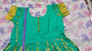 Elegant original PATTU Green &amp; Gold Maxi Dress