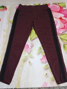 (1300)Burgundy & Black Striped Leggings
