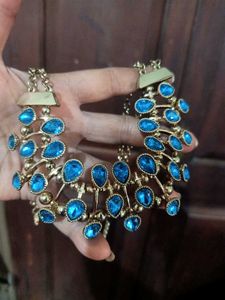 Neckless