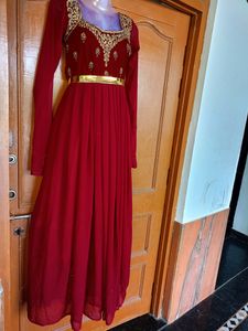 Gorget Maroon Flary Goun