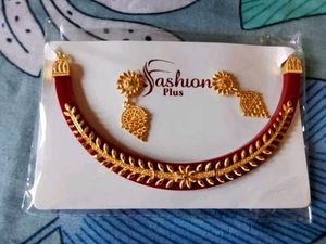 Women&#39;s Red Pola Necklace