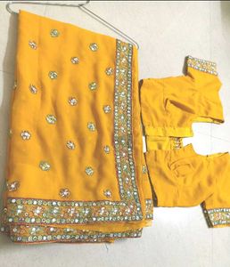 Tikka Work Saree🥻