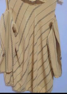 Light Musturd Top For Girl Or Woman 36 Bust