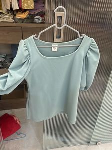 Combo 3 Tops And 1 Baggy Jeans