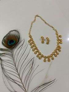 Gold-toned Necklace &amp; Earring Set