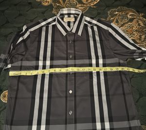 Authnetic burberry shirt L size