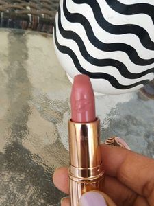 Charlotte Tilbury -Liv It Up Lipstick