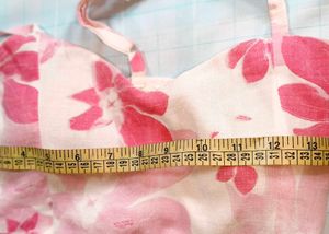 Size S/M🎁Buy 2 Get 1 Free 🎁 Floral Crop Top