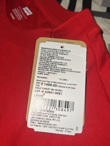 Levi&#39;s Red Graphic Tee