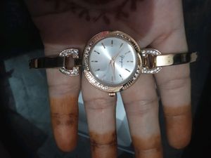 Dhubi Watch
