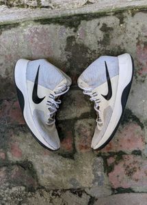 Nike Air Precision Basketball Shoes