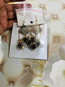 Resin Aat Fashion Earrings Only 1 Pics