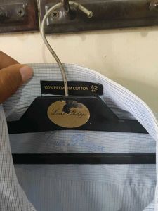 Classic Men&#39;s Striped Casual Shirt
