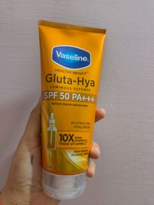 Vaseline Gluta Hya Spf 50 PA+++ Sunscreen